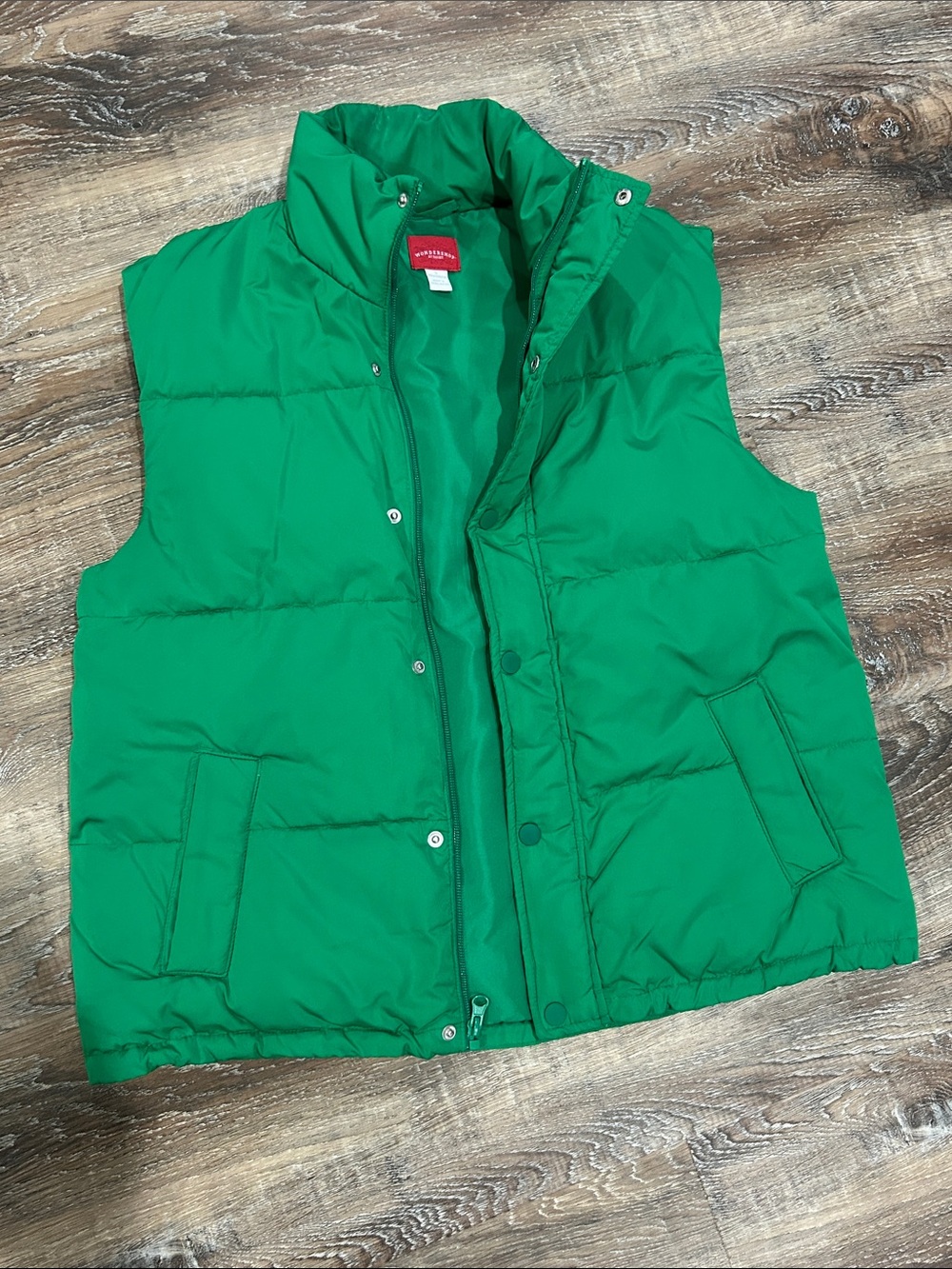 KELLY GREEN • PUFFER VEST • WONDERSHOP
